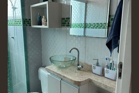 Banheiro  de apartamento à venda com 2 quartos, 42m² em Jardim Boa Vista (Zona Oeste), Osasco