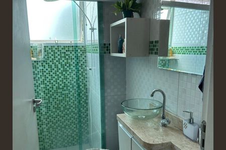Banheiro  de apartamento à venda com 2 quartos, 42m² em Jardim Boa Vista (Zona Oeste), Osasco