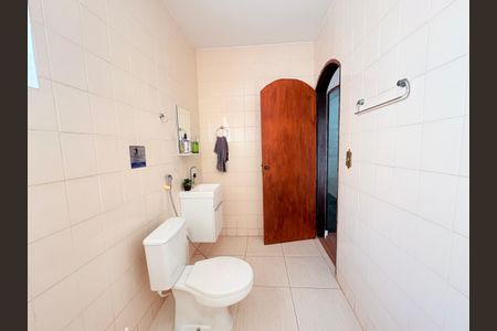 Casa para alugar com 85m², 2 quartos e 2 vagasBanheiro Social