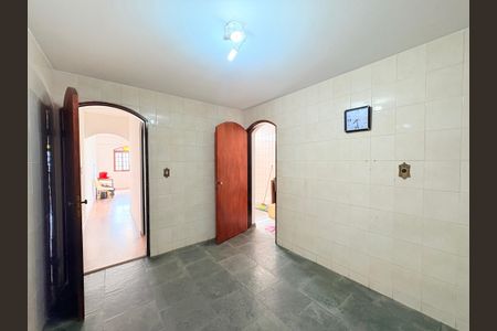 Casa para alugar com 85m², 2 quartos e 2 vagasCozinha
