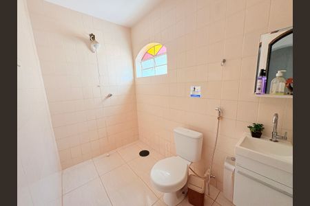 Casa para alugar com 85m², 2 quartos e 2 vagasBanheiro Social