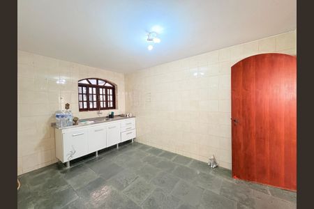 Casa para alugar com 85m², 2 quartos e 2 vagasCozinha