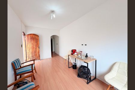 Casa para alugar com 85m², 2 quartos e 2 vagasSala