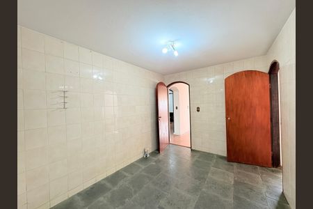 Casa para alugar com 85m², 2 quartos e 2 vagasCozinha