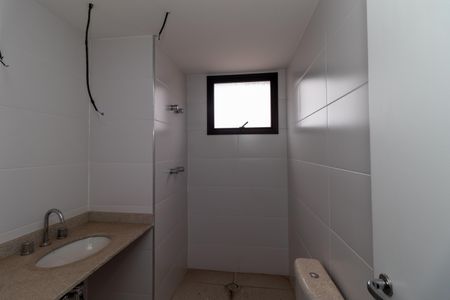 Apartamento à venda com 218m², 3 quartos e 4 vagasBanheiro da Suíte 3