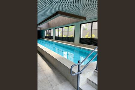 Apartamento à venda com 218m², 3 quartos e 4 vagasÁrea Comum - Piscina Coberta