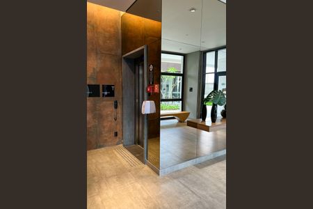 Apartamento à venda com 218m², 3 quartos e 4 vagasÁrea Comum - Hall de Entrada