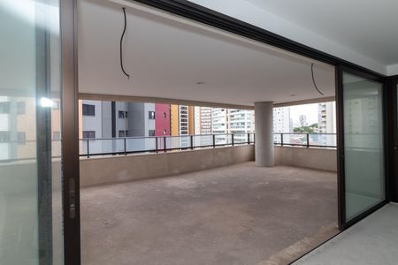 Apartamento à venda com 218m², 3 quartos e 4 vagasSala