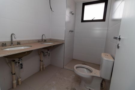 Apartamento à venda com 218m², 3 quartos e 4 vagasBanheiro da Suíte 3