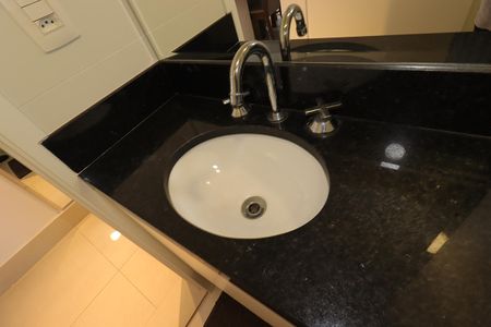 Apartamento à venda com 62m², 2 quartos e 2 vagasBanheiro Social - Pia