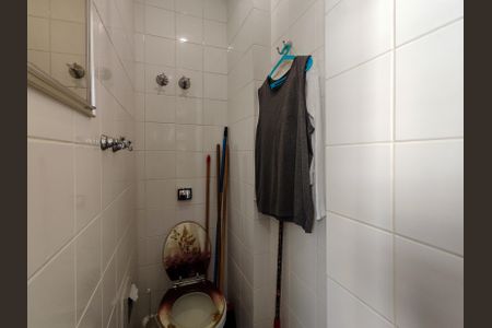 Apartamento à venda com 138m², 3 quartos e 1 vaga Apartamento à venda com 138m², 3 quartos e 1 vagaBanheiro de serviço