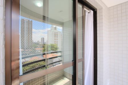 Apartamento para alugar com 65m², 2 quartos e 1 vagaVaranda