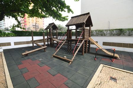 Apartamento à venda com 165m², 4 quartos e 2 vagasÁrea comum - Playground