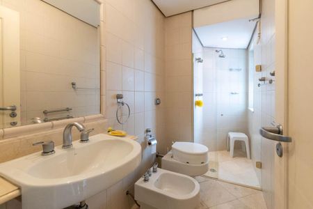 Apartamento à venda com 400m², 3 quartos e 5 vagas Apartamento à venda com 400m², 3 quartos e 5 vagasBanheiro 3 - Suíte