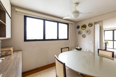 Apartamento à venda com 400m², 3 quartos e 5 vagas Apartamento à venda com 400m², 3 quartos e 5 vagasSala de Almoço