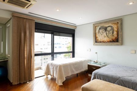 Apartamento à venda com 400m², 3 quartos e 5 vagas Apartamento à venda com 400m², 3 quartos e 5 vagasQuarto 2 - Suíte