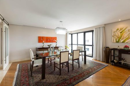 Apartamento à venda com 400m², 3 quartos e 5 vagas Apartamento à venda com 400m², 3 quartos e 5 vagasSala