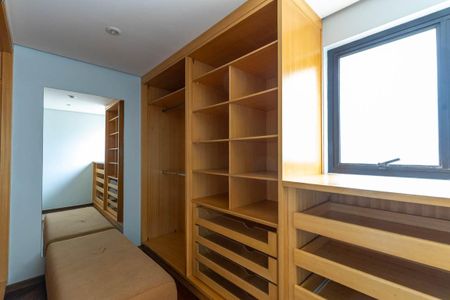 Apartamento à venda com 400m², 3 quartos e 5 vagas Apartamento à venda com 400m², 3 quartos e 5 vagasQuarto 1 - Suíte