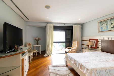 Apartamento à venda com 400m², 3 quartos e 5 vagas Apartamento à venda com 400m², 3 quartos e 5 vagasQuarto 1 - Suíte