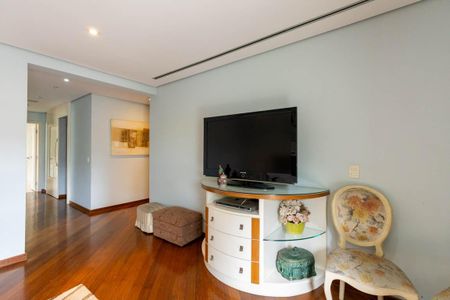 Apartamento à venda com 400m², 3 quartos e 5 vagas Apartamento à venda com 400m², 3 quartos e 5 vagasQuarto 1 - Suíte