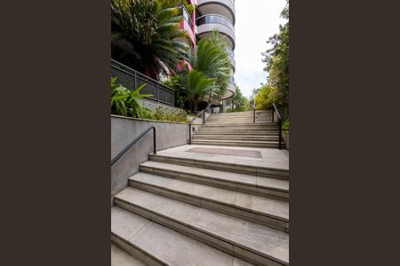 Apartamento à venda com 400m², 3 quartos e 5 vagas Apartamento à venda com 400m², 3 quartos e 5 vagasFachada