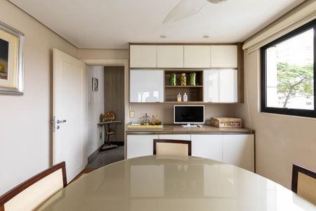 Apartamento à venda com 400m², 3 quartos e 5 vagas Apartamento à venda com 400m², 3 quartos e 5 vagasSala de Almoço