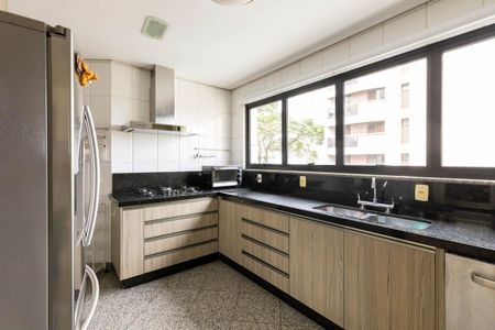 Apartamento à venda com 400m², 3 quartos e 5 vagas Apartamento à venda com 400m², 3 quartos e 5 vagasCozinha
