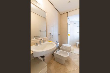 Apartamento à venda com 400m², 3 quartos e 5 vagas Apartamento à venda com 400m², 3 quartos e 5 vagasBanheiro 3 - Suíte