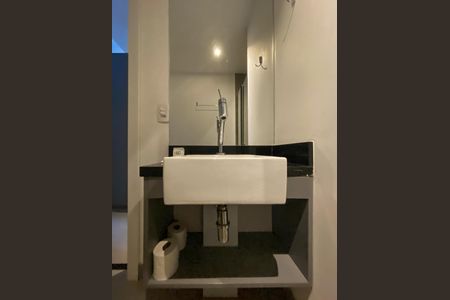 Studio à venda com 21m², 1 quarto e sem vaga Studio à venda com 21m², 1 quarto e sem vagaBanheiro