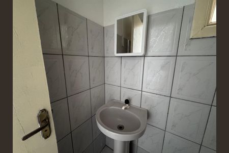 Banheiro de apartamento para alugar com 2 quartos, 28m² em Centro, São Leopoldo
