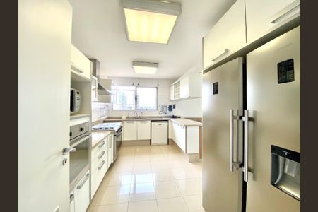 Apartamento à venda com 265m², 4 quartos e 4 vagasFoto 18
