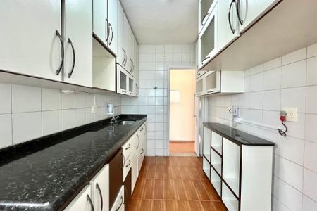 Apartamento à venda com 70m², 3 quartos e 2 vagasCozinha