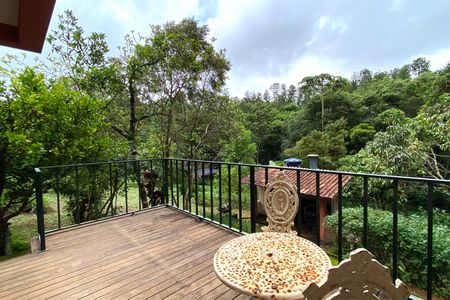 Casa de condomínio à venda com 1800m², 4 quartos e 4 vagasVaranda