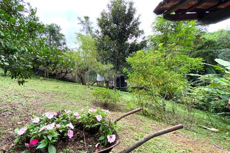 Casa de condomínio à venda com 1800m², 4 quartos e 4 vagasQuintal