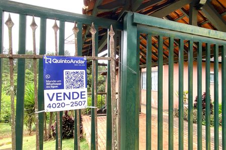 Casa de condomínio à venda com 1800m², 4 quartos e 4 vagasPlaca
