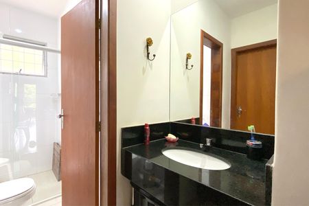 Casa de condomínio à venda com 1800m², 4 quartos e 4 vagasBanheiro