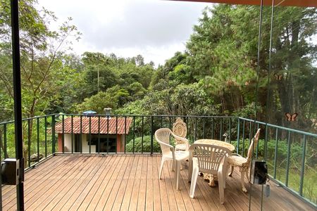 Casa de condomínio à venda com 1800m², 4 quartos e 4 vagasVaranda