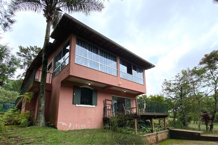 Casa de condomínio à venda com 1800m², 4 quartos e 4 vagasQuintal