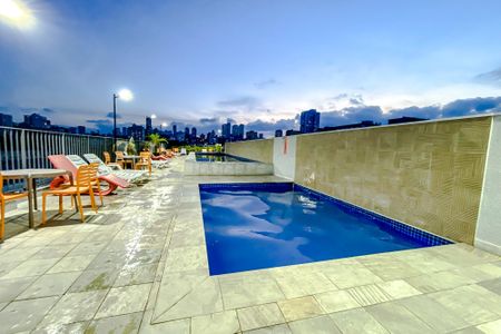 Apartamento à venda com 38m², 2 quartos e sem vagaÁrea comum - Piscina