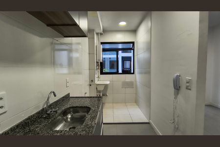 Apartamento para alugar com 50m², 2 quartos e 1 vaga Apartamento para alugar com 50m², 2 quartos e 1 vagaCozinha e Área de Serviço
