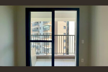 Studio à venda com 27m², 1 quarto e sem vaga Studio à venda com 27m², 1 quarto e sem vagaVaranda