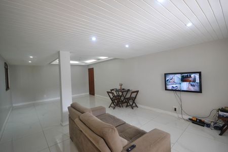 Sala de casa para alugar com 3 quartos, 600m² em Luz, Nova Iguaçu