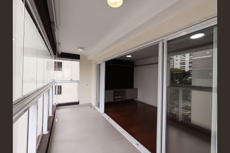 Apartamento à venda com 66m², 2 quartos e 1 vaga Apartamento à venda com 66m², 2 quartos e 1 vagaVaranda