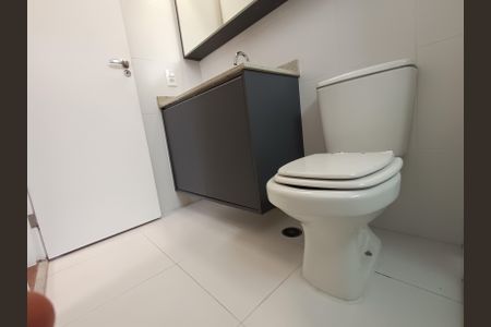 Apartamento à venda com 66m², 2 quartos e 1 vaga Apartamento à venda com 66m², 2 quartos e 1 vagaBanheiro