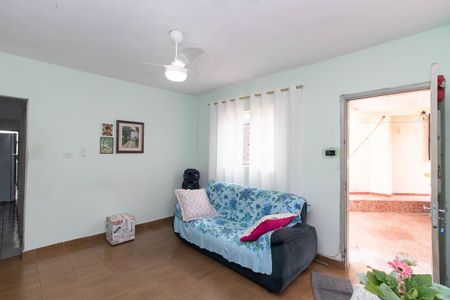 Casa à venda com 222m², 2 quartos e sem vagaSala