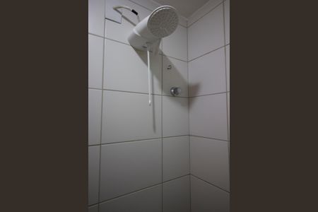 Banheiro de apartamento para alugar com 1 quarto, 27m² em Guará, Brasília