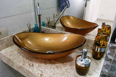 Casa para alugar com 70m², 2 quartos e 1 vaga Casa para alugar com 70m², 2 quartos e 1 vagaBanheiro Social