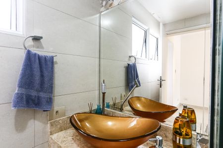 Casa para alugar com 70m², 2 quartos e 1 vaga Casa para alugar com 70m², 2 quartos e 1 vagaBanheiro Social