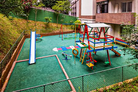 Apartamento à venda com 55m², 2 quartos e 1 vaga Apartamento à venda com 55m², 2 quartos e 1 vagaÁrea comum - Playground
