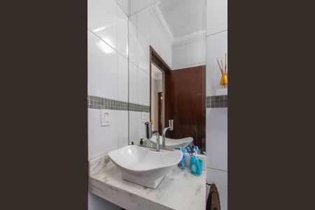 Casa à venda com 187m², 3 quartos e 2 vagas Casa à venda com 187m², 3 quartos e 2 vagasBanheiro 2